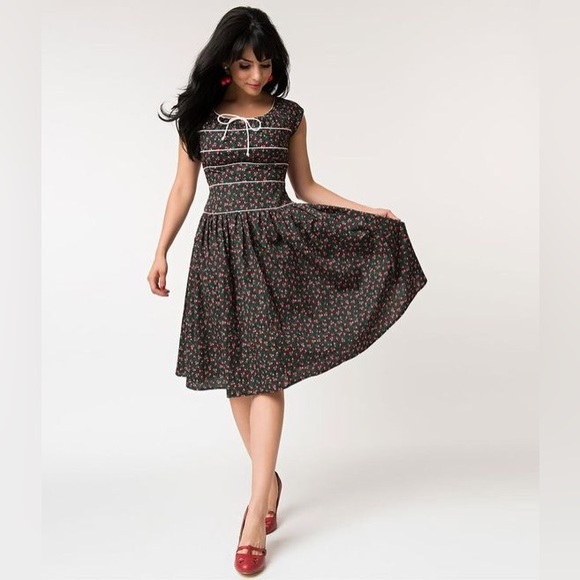 Unique Vintage 1940s Style Black Cherry Print Jeanie Swing Dress, Med-Large, NWT - Picture 3 of 6